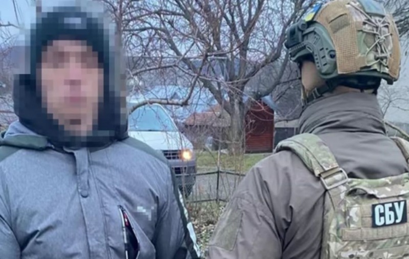 Doi tineri ucraineni au încercat să arunce în aer un echipaj de poliție, după un apel fals la numărul de urgență în care semnalau o crimă