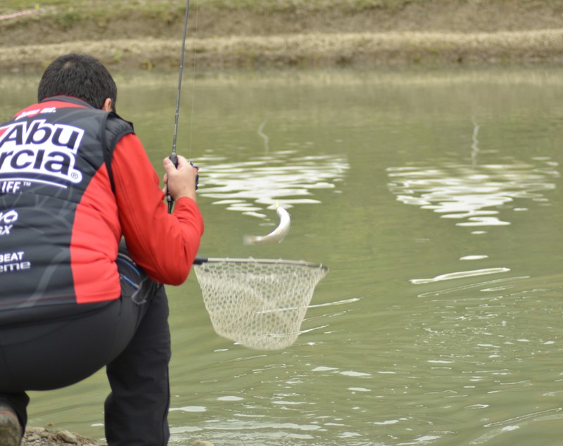 Campionatul Mondial de pescuit de păstrăvi, organizat în România. Unde se desfășoară