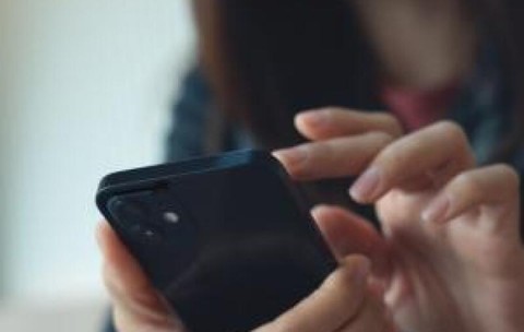 Telefoanele second hand, tot mai căutate. Ce prețuri au modelele după 3 luni de la lansare