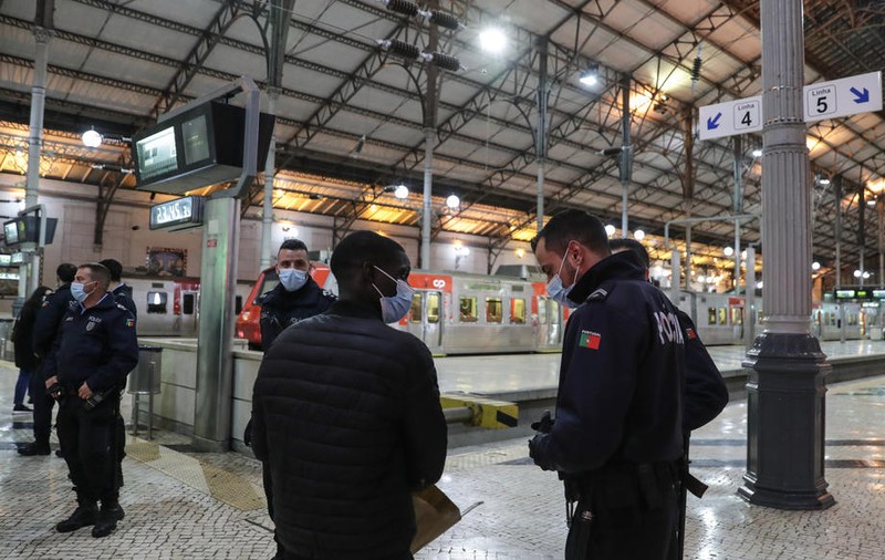 Curtea de Apel din Lisabona: Carantinarea oamenilor doar în urma testului PCR este ilegală