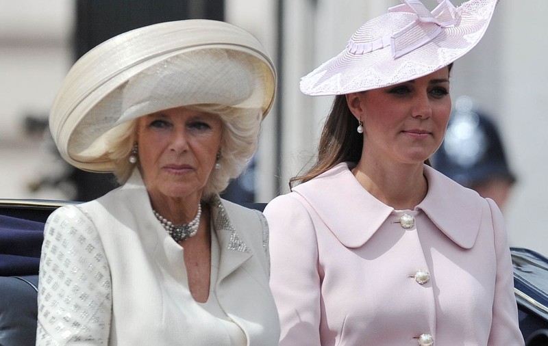 SARCINA LUI KATE MIDDLETON, în pericol! IATĂ MOTIVUL pentru care CAMILLA PARKER-BOWLES DANSEAZĂ de fericire!