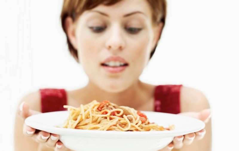 Spaghete cu sos de roșii și busuioc