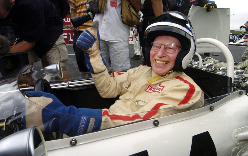A murit pilotul John Surtees. A fost singurul campion mondial de Formula 1 și motociclism viteză