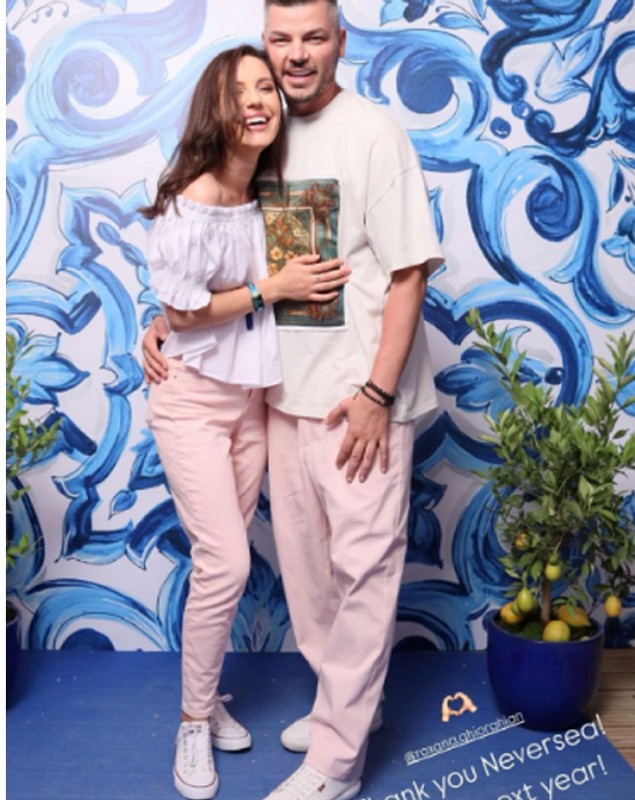 Valentin Luca, finalist la Românii au Talent, și Roxana Ghiorghian, fosta știristă de la Antena 1, formează un cuplu. Cum s-au afișat la Neversea