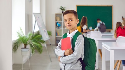 elev-mic-clasa-shutterstock