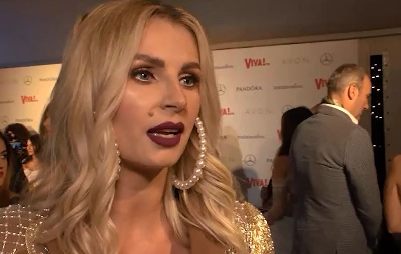 VIDEO EXCLUSIV/ Viva! Party 18 ani. Andreea Bănică nu și-a mai luat la ea ”încălzitorul de funduleț”! Am aflat ce ascund vedetele în poșete
