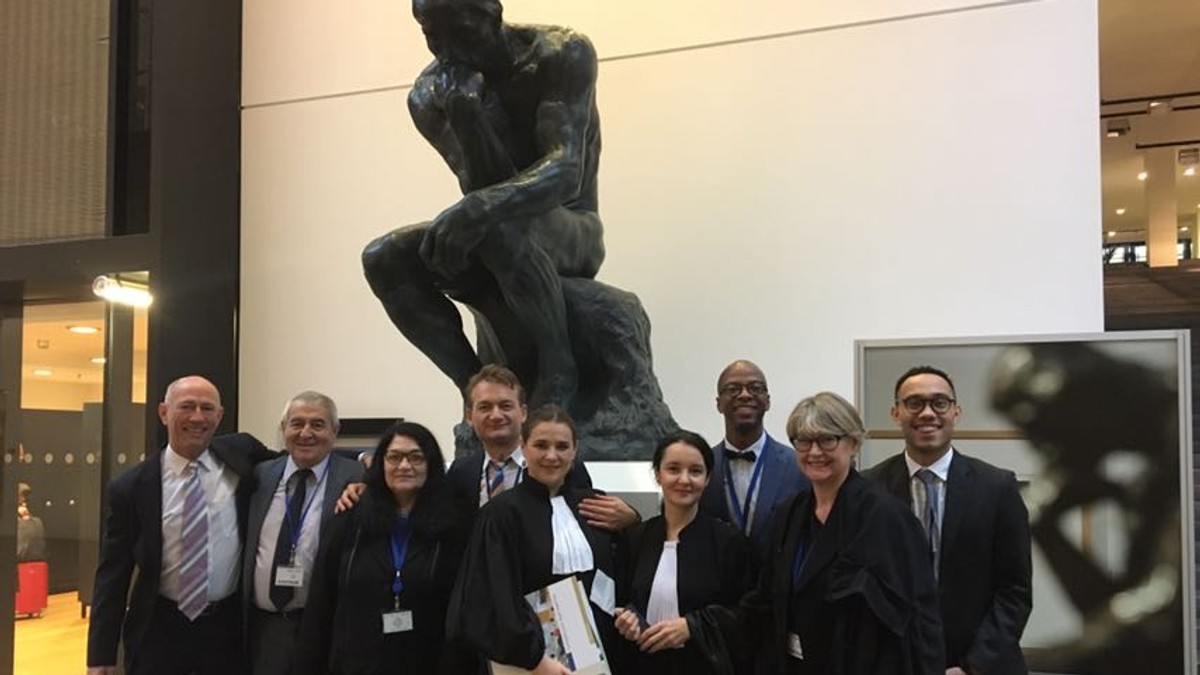 Curtea Europeană de Justiţie a dezbătut cazul lui Adrian Coman şi Clai Hamilton