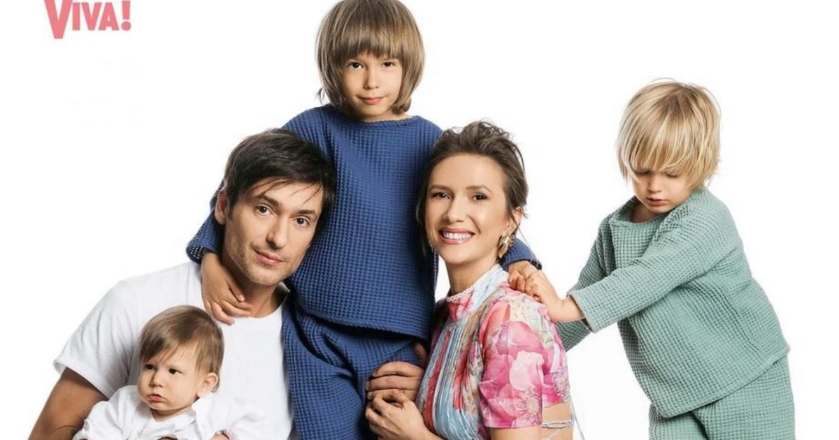 Adela Popescu și familia