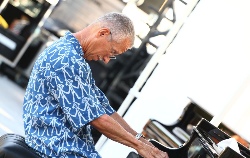 Unul dintre cei mai mari pianiști de jazz, Keith Jarrett, anunță că nu mai poate cânta. “Am fost paralizat”