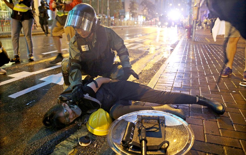 Proteste în Hong Kong. Poliția a arestat peste 60 de persoane
