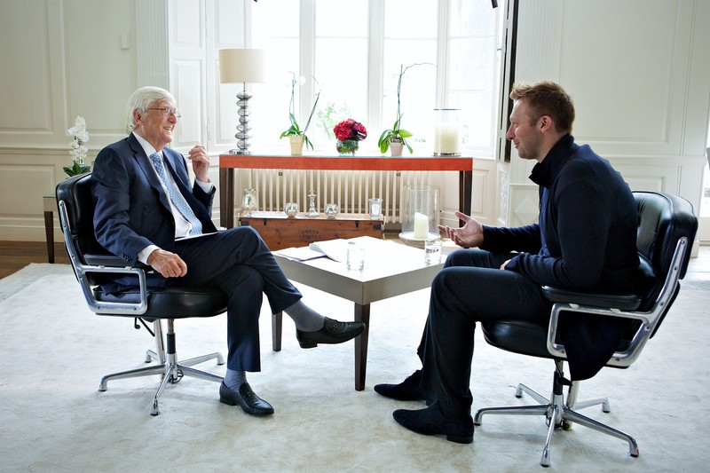 Australianul Ian Thorpe, într-un interviu cu jurnalistul britanic Michael Parkinson (stânga). Interviul a avut loc pe 1 iulie, la Londra FOTO: EPA