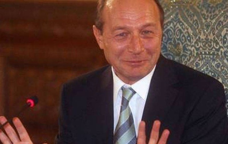 Traian Băsescu și Sorin Roșca Stănescu, întâlnire de gradul 0 la Tribunal