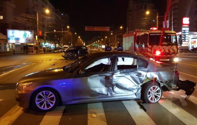 Mihai Chirică, implicat într-un accident rutier. Edilul a fost dus la spital