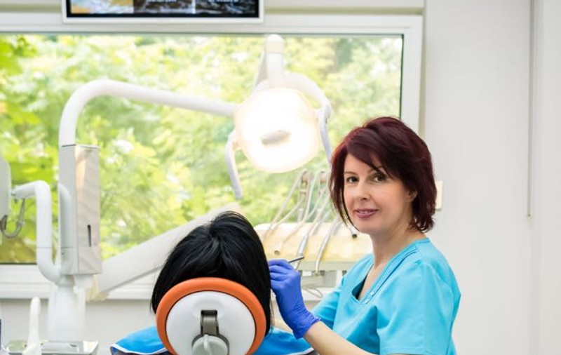 7 semne care trebuie să te trimită de urgență la dentist
