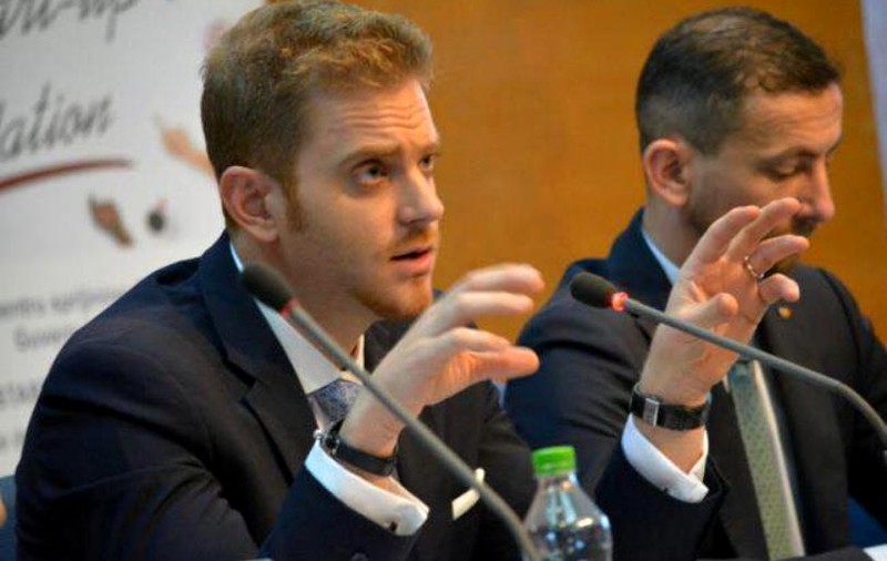Laufer: România negociază mutarea Bursei de la Londra la Bucureşti