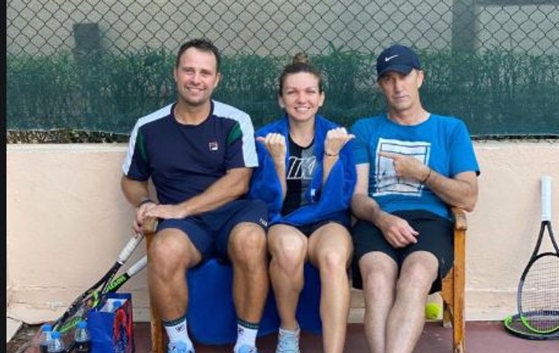 Declarația lui Artemon Apostu-Efremov după semifinala pierdută de Simona Halep. "Suntem mândri de ea"