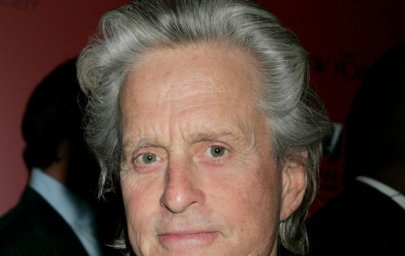 Michael Douglas împlineşte azi 65 de ani