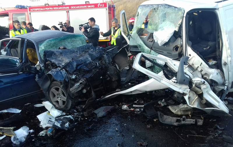 FOTO/ Trei morți într-un cumplit accident între localitățile Ovidiu si Mihail Kogălniceanu