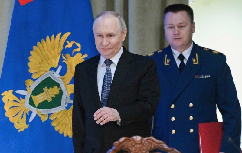 Fiul de 2 ani al procurorului general al Rusiei e proprietarul unui apartament de 7,7 milioane de euro, peste drum de Kremlin