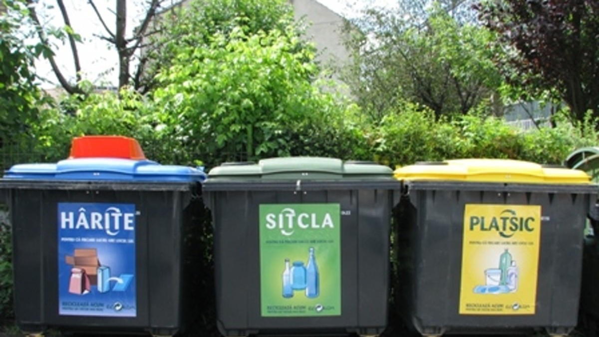 Bucureștenii care duc deșeuri la puncte de colectare selectivă pot primi în schimb bani sau vouchere de reduceri la magazine.