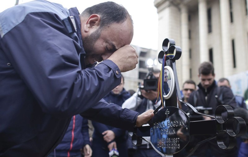 Tatăl lui Bogdan Gigină, reacție în lacrimi după achitarea lui Gabriel Oprea: „Sunt dezamăgit profund, e cea mai mare nedreptate. N-am crezut vreodată asta”