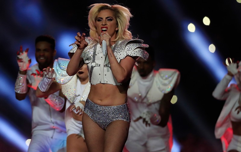 Lady Gaga și-a amânat turneul european pentru anul viitor din cauza problemelor de sănătate