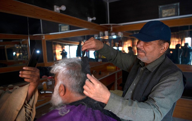 Șase frizeri au fost împușcați în cap, în nord-vestul Pakistanului, în cadrul aceluiași atac
