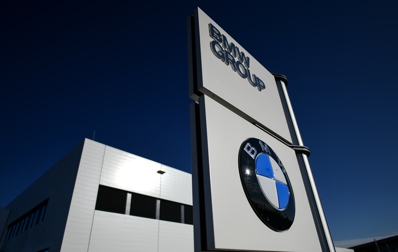 BMW închide trei dintre fabricile sale din China, de teama epidemiei de coronavirus. Ce vor face Renault şi Ford