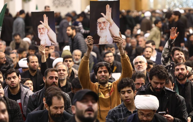 O aplicație iraniană de rugăciuni cu 5.000.000 de utilizatori, spartă pentru a trimite mesaje împotriva regimului