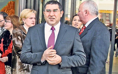 Omul de afaceri Nicolae Dumitru ”Niro” va fi eliberat condiționat, vineri, după ce a executat aproape un an din pedeapsa de doi ani și patru luni primită în dosarul Microsoft.
