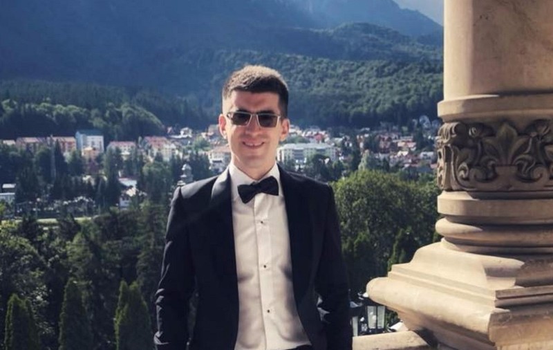 Cu ce se ocupă băiatul lui Florin Călinescu: „Eu am studiat în Marea Britanie și actorie și muzică”. Petru are 37 de ani