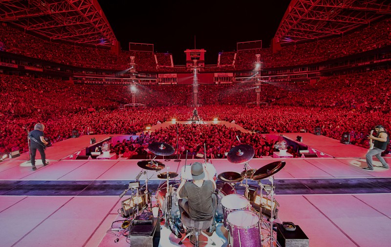 Metallica e online: legendara trupă americană oferă gratuit concerte. ”Nu vi se face dor? Live, direct de pe canapea”