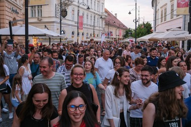 Centrul Sibiului a fost neîncăpător în zilele de festival. Foto: Vlad Chirea / Libertatea