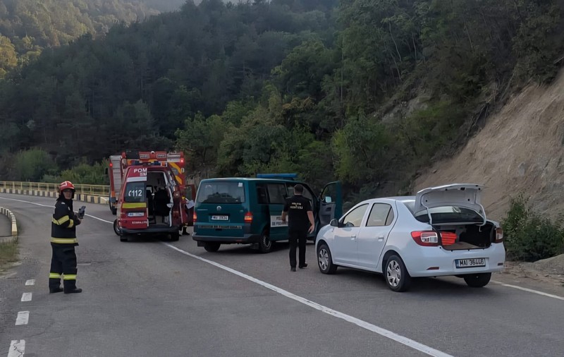 Două persoane au murit între Dubova și Șvinița, într-un accident în care a fost implicată și o mașină a Poliției de Frontieră