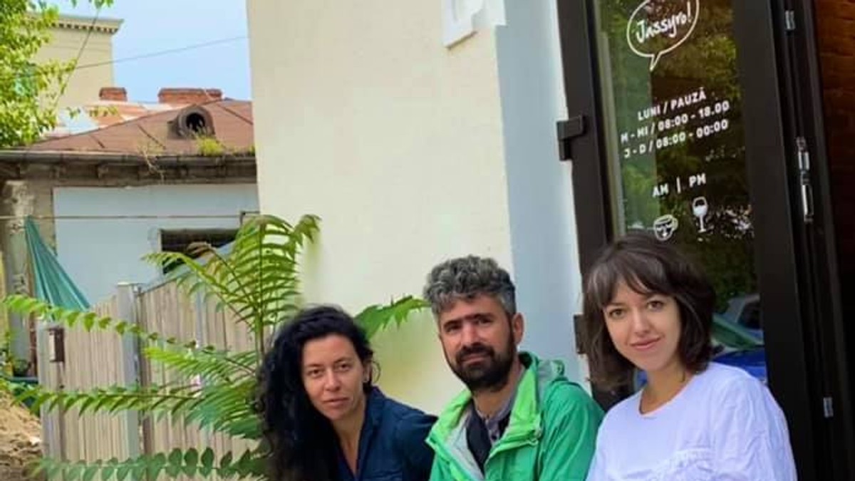 Echipa Festivalului: Raluca Bejenariu, Dan Busu și Teodora Popescu.