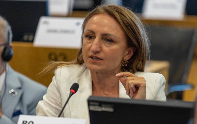 Președinta CJ Sibiu a scris că soțul său lucrează în privat, când, de fapt, lucrează de trei ani într-o companie de stat