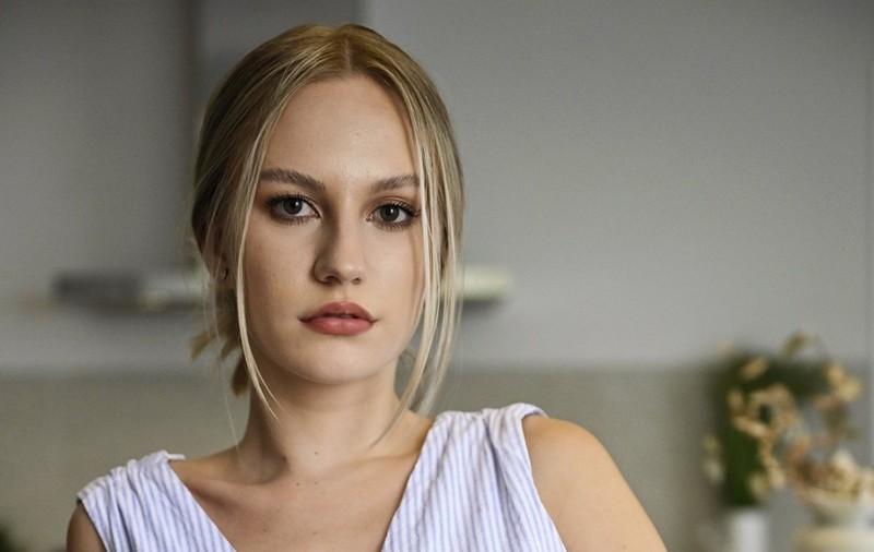 Ilinca Gheorghiu, fiica actorului Mircea Gheorghiu, face parte din distribuția serialului „Ana – Mi-ai fost scrisă în ADN”, difuzat în curând la Antena 1