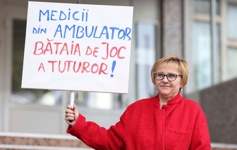 Medicii ies în stradă. „Baronizarea clinicilor și a secțiilor din spitalele importante s-a accentuat prin implicarea politicului”, spune liderul APMA, dr. Cosmin Alexandrescu