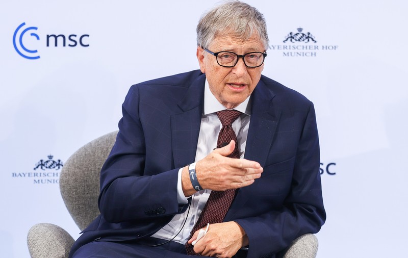 Bill Gates susține că riscurile cauzate de COVID „s-au redus dramatic”, dar urmează o altă pandemie