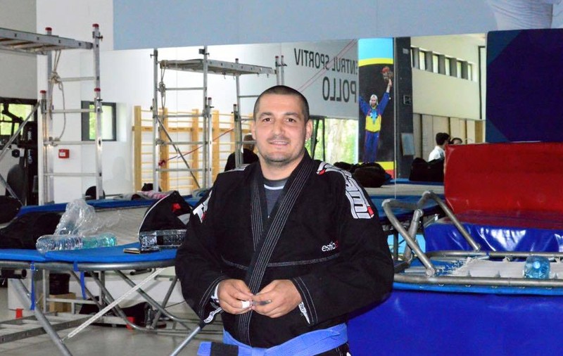 Antrenorul de lupte Marian Rădoi a fost bătut cu ranga de șapte bărbați la Bârlad! În ce stare a ajuns la spital