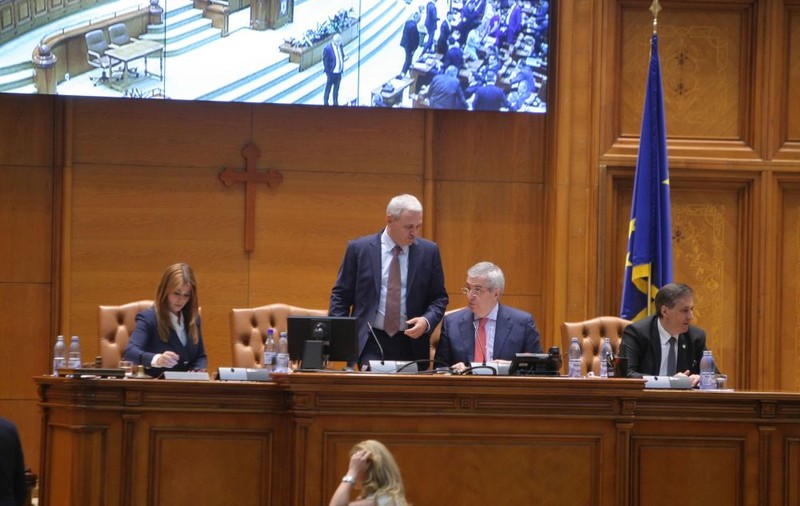Cum văd partidele referendumul pentru familia tradițională: De la legifererea unor lucruri contra naturii, la costuri de 100 de milioane de euro