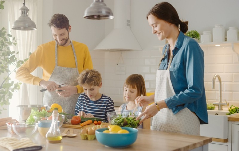 Cum să hrănești o familie de 4 persoane cu 50 de lei pe zi