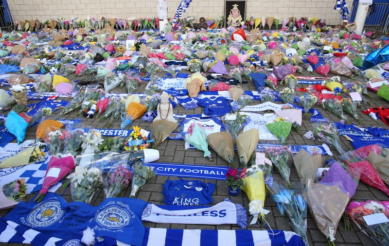 Pilotul prăbușit cu elicopterul patronului echipei Leicester City a reușit să salveze nenumărate vieți. E considerat un erou