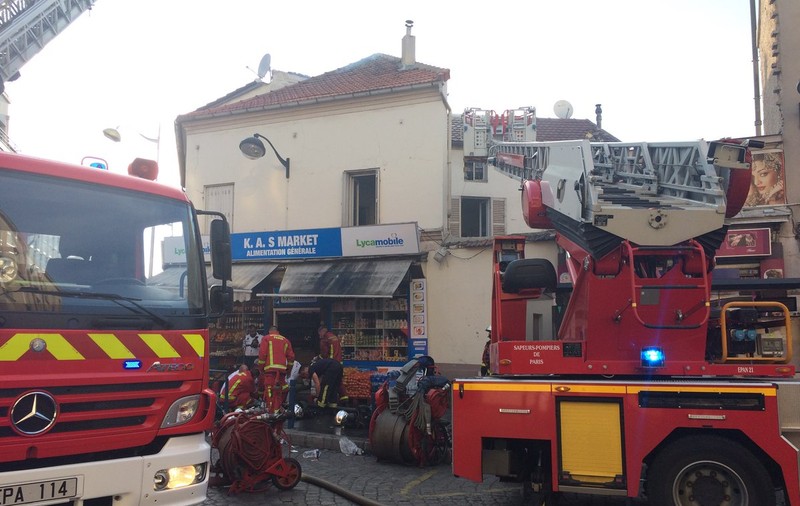MAE: Nu sunt români răniţi în incendiul izbucnit lângă Paris