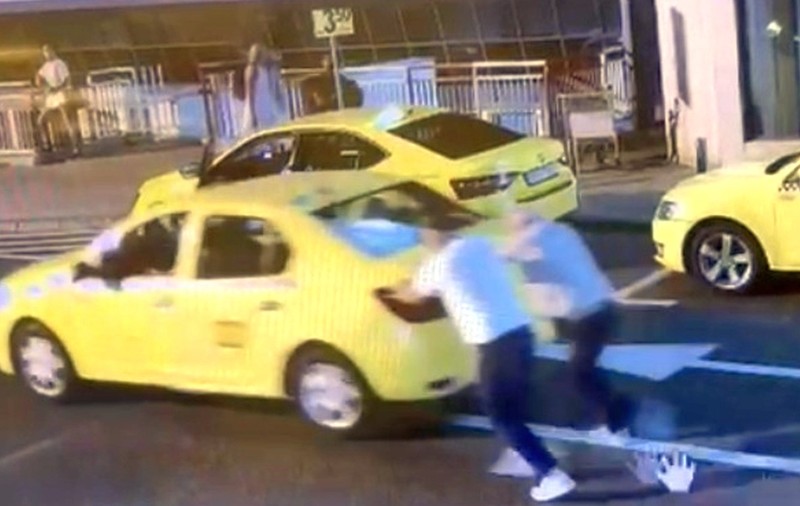 Taximetristul care i-a cerut nigerianului de 90 de ani suma de 400 de euro pe o cursă de la Aeroportul Otopeni a fost reținut