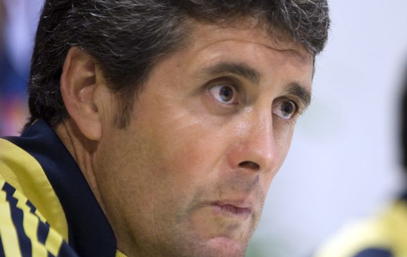 Haos la FC Vaslui! Lopez Caro a venit la antrenament cu doi notari 