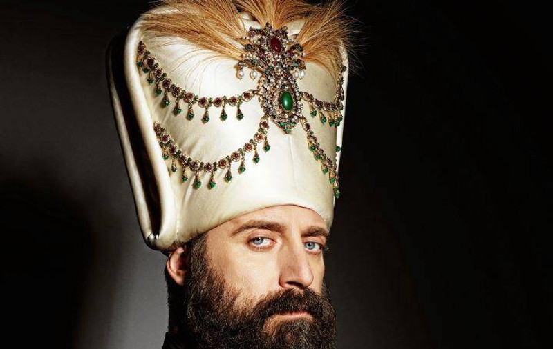 Ce spune Halit Ergenc, actorul principal din "Suleyman Magnificul, despre ZVONURILE că ar avea probleme în CĂSNICIE