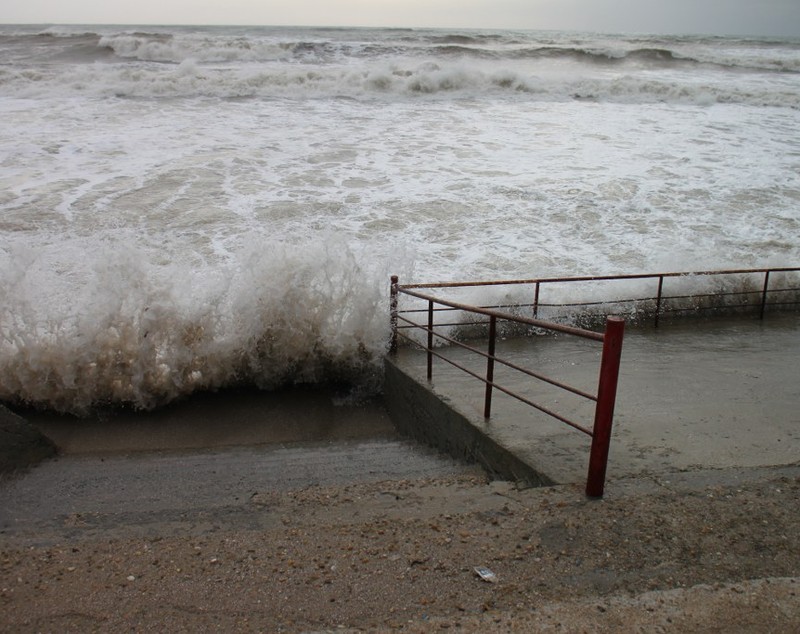 Vacanța la mare? Sport extrem pe litoralul românesc! Vezi peisajul dezolant care îi așteaptă pe turiști în unele stațiuni de la țărmul Mării Negre