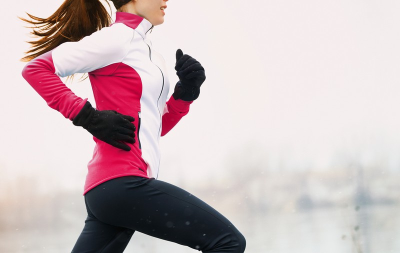 Echipează-te cu mănuși de alergare pentru sport în aer liber în sezonul rece