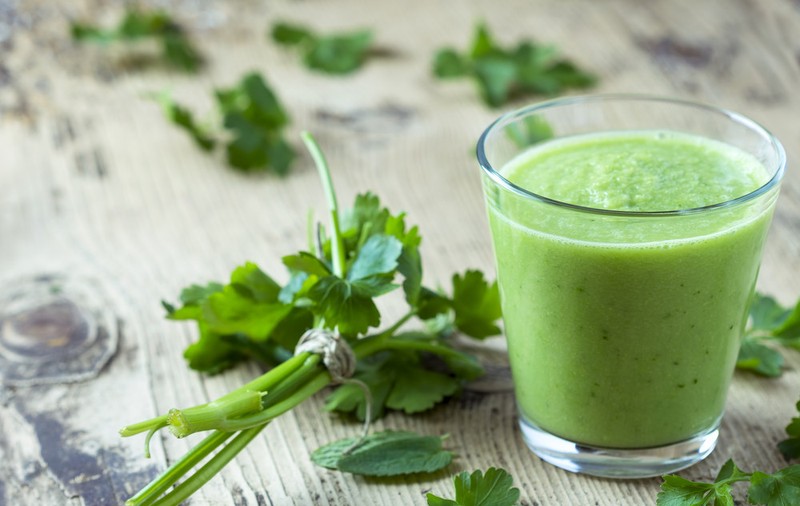 Băutura naturală împotriva inflamațiilor și coșurilor